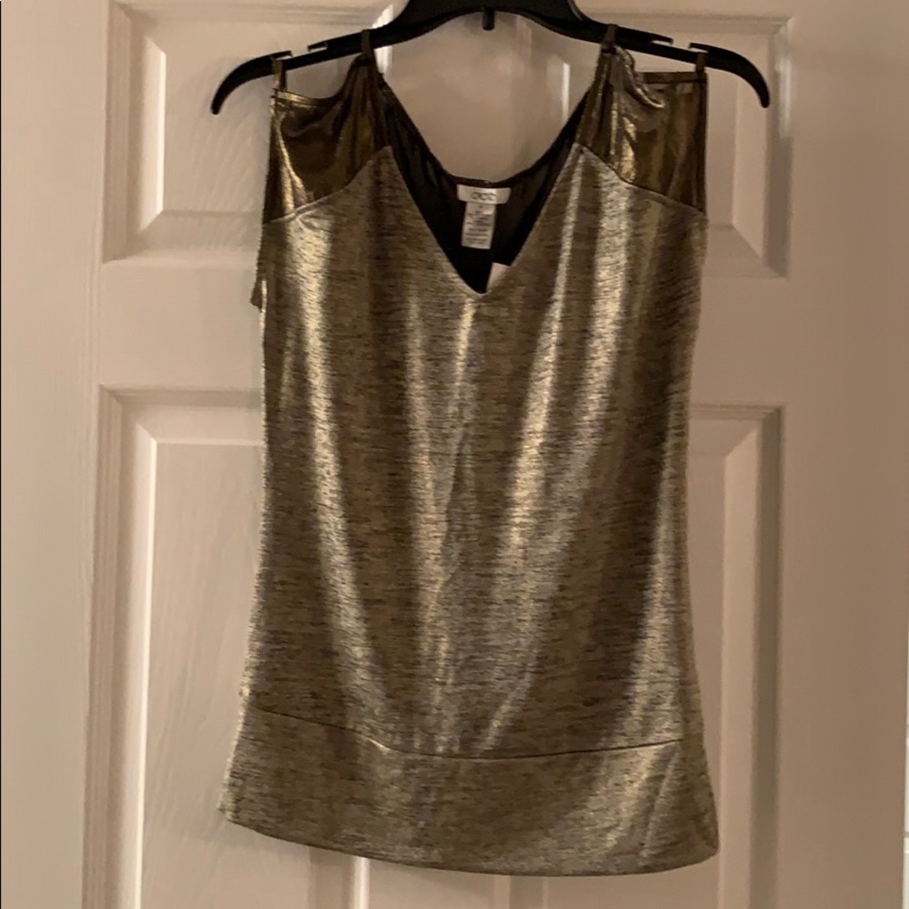Cache bronze colored top